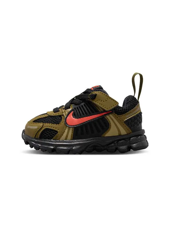 Скейтбордистские кроссовки vomero 5 bt Nike Sportswear, Black Olive Flak Quantum Moss Picante Red
