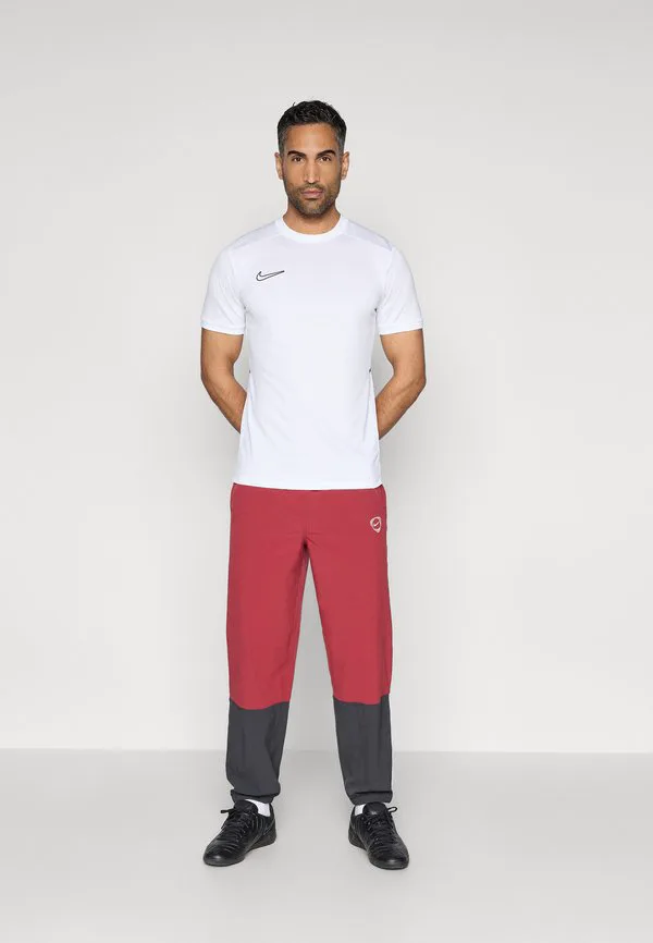 Спортивные штаны strike+ Nike Performance, Team Red/Off Noir/Summit White — фото 2