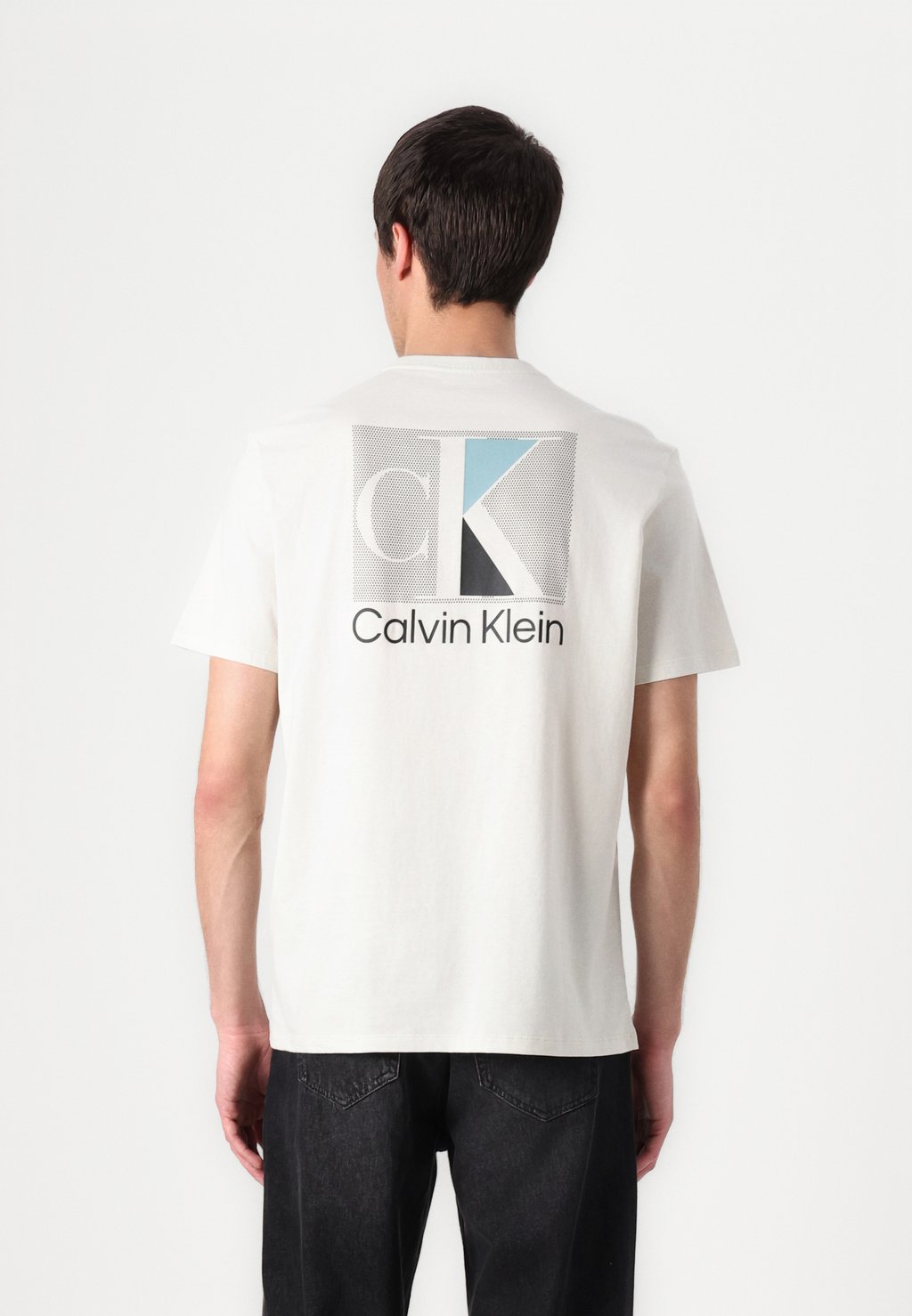 

Футболка с принтом UNISEX Calvin Klein, кремовый