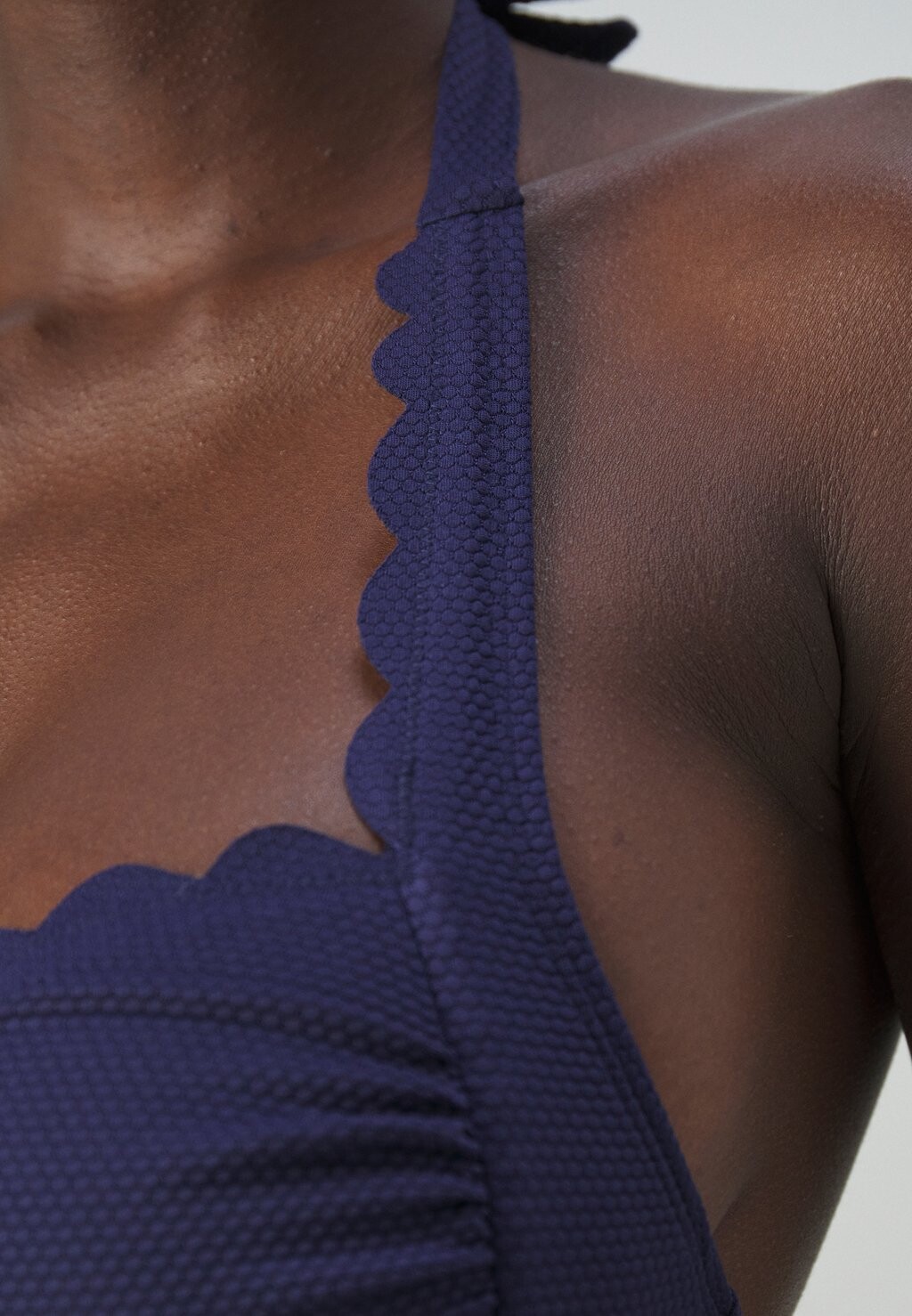 

Купальник Scallop Halter Hunkemöller, темно-синий