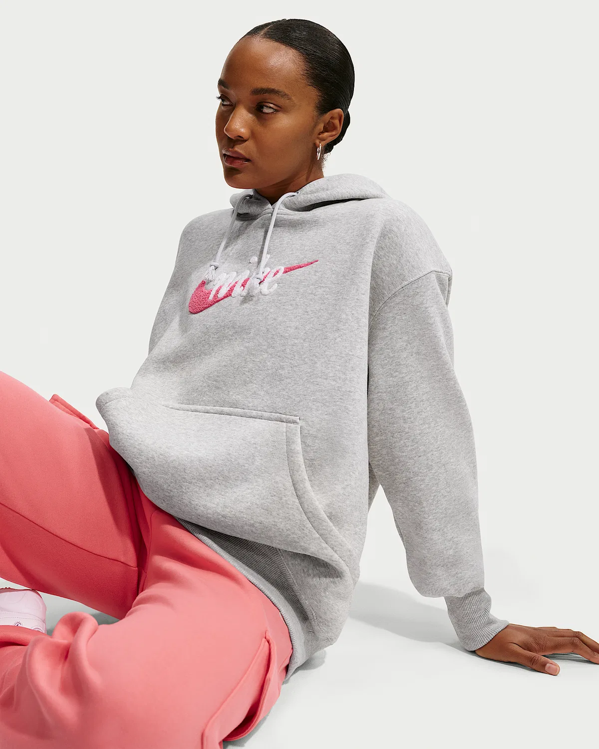 Женская оверсайз худи с логотипом Nike Sportswear Phoenix Fleece, Pure Platinum/Heather/Sea Coral — фото 3