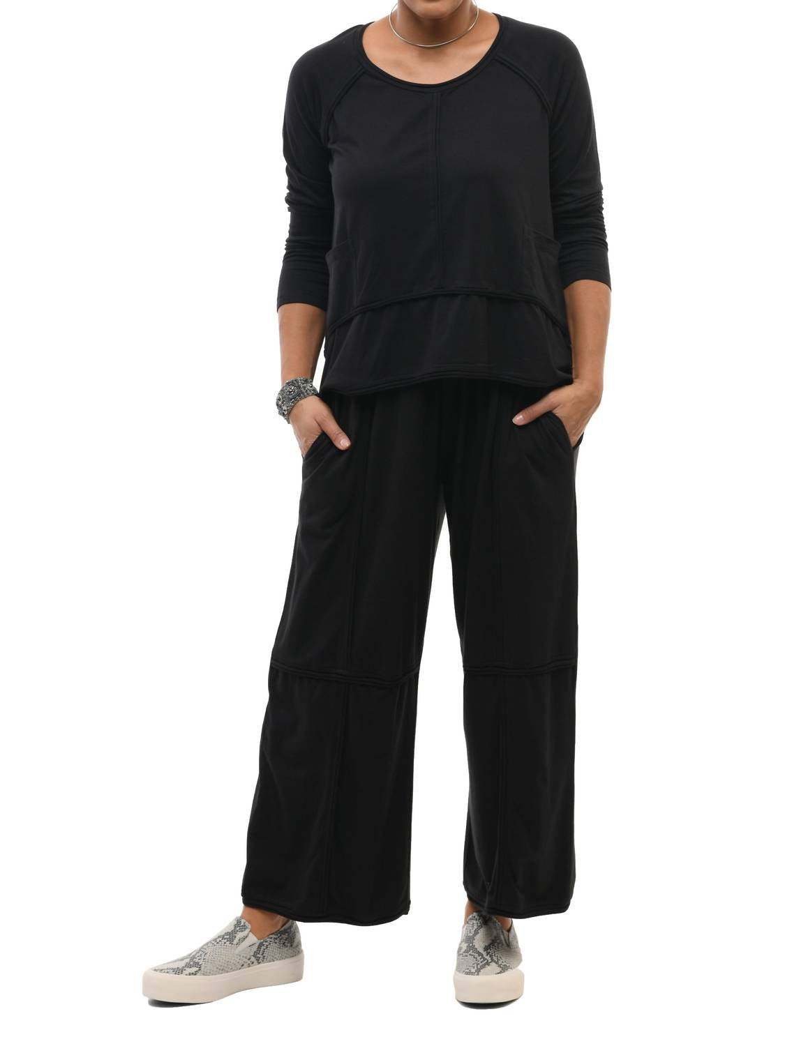 

Топ Пресли в черном цвете Tulip Clothing