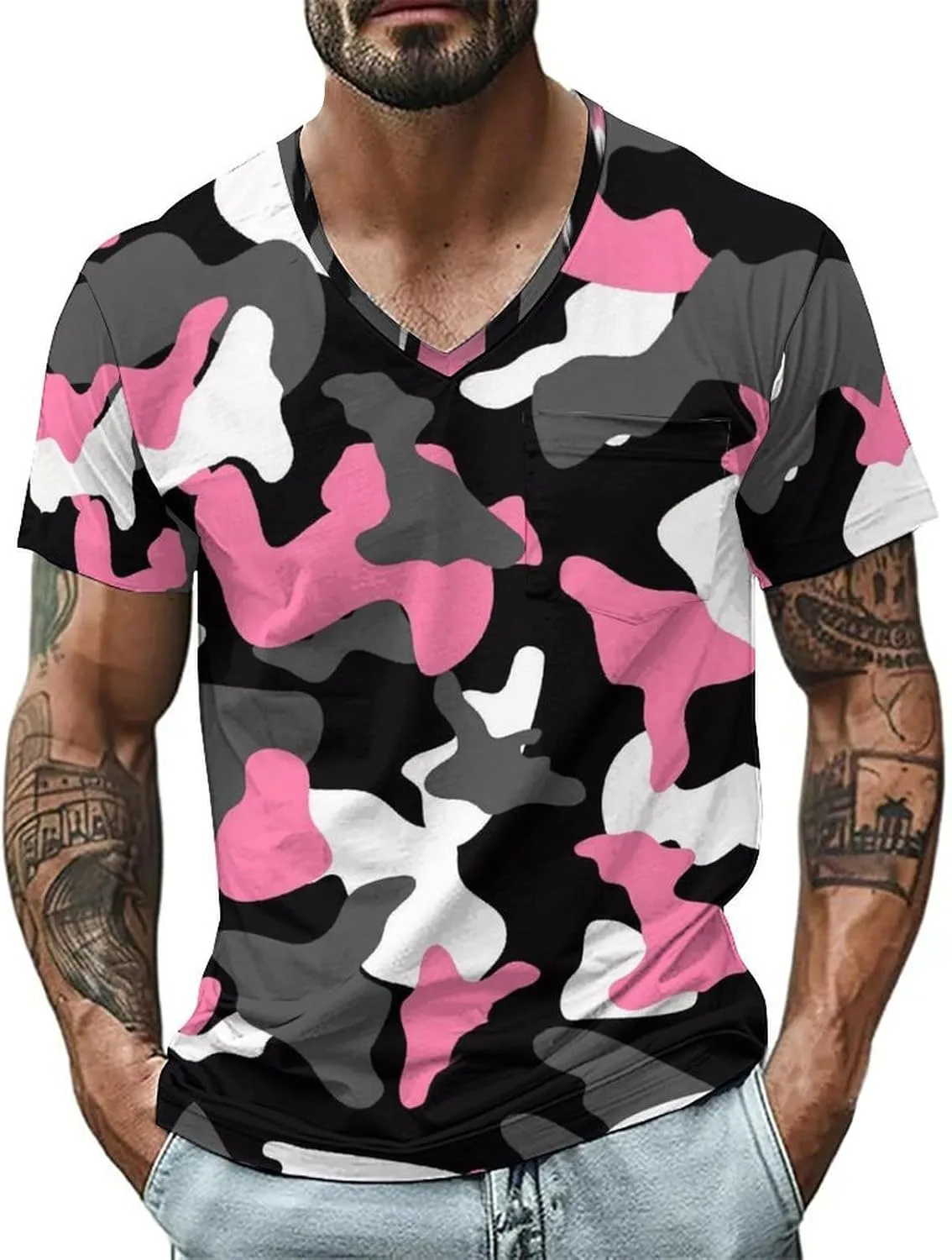

Мужская футболка V-образным вырезом с камуфляжным принтом и карманом