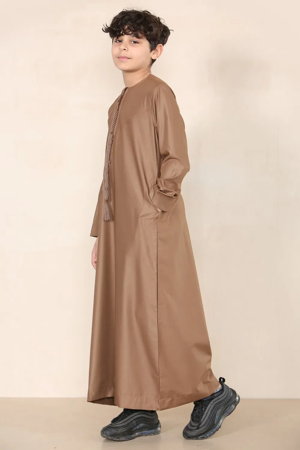 Arabic Thobes Детская коричневая мужская рубашка (туника), эмиратская джубба, исламская одежда, кафтан, праздничный шнурок с кисточками — фото 2