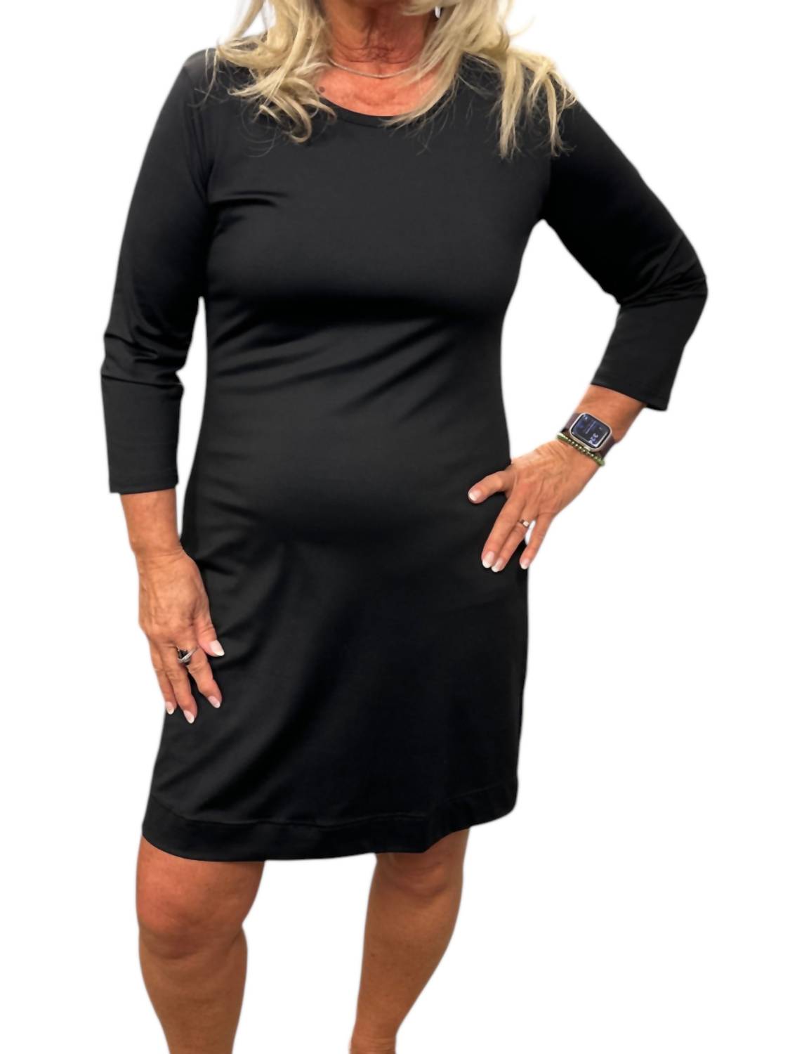 

Черное мини-платье с рукавом три четверти Lulu-B