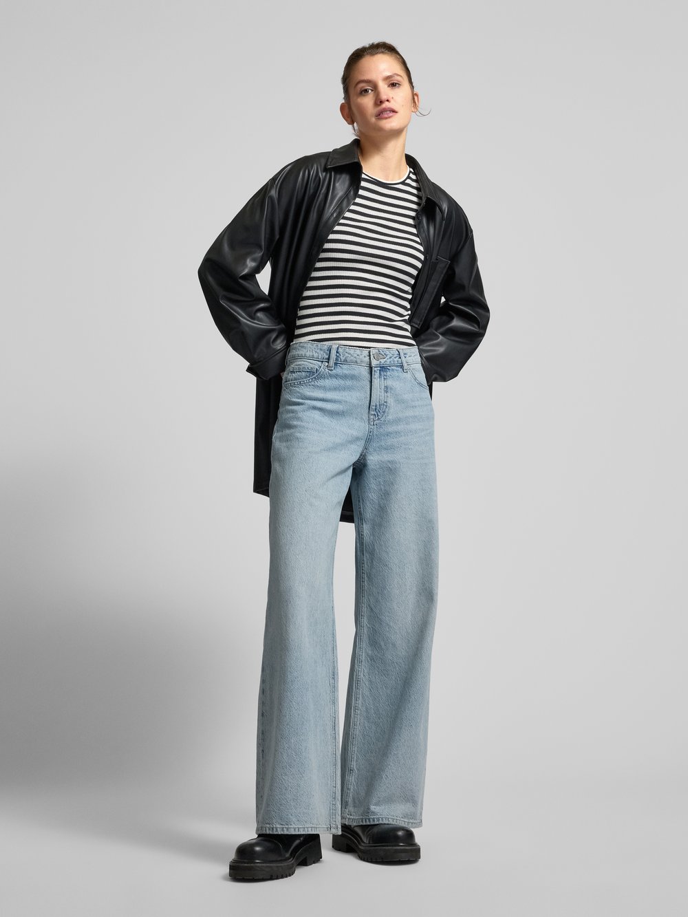 

Футболка в рубчик, модель «RUKA» Pieces, черный