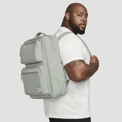 

Рюкзак Nike Utility Speed Backpack (27л), цвет Jade Horizon/Jade Horizon/Oil Green
