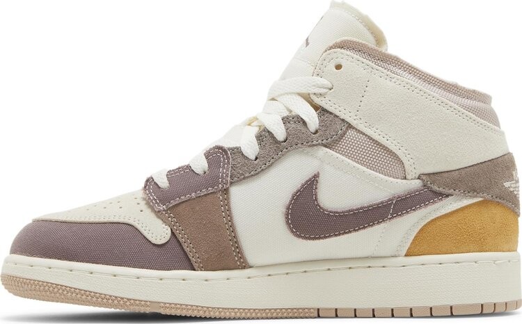 Кроссовки Air Jordan 1 Mid SE Craft GS 'Inside Out - Taupe Haze', коричневый — фото 3