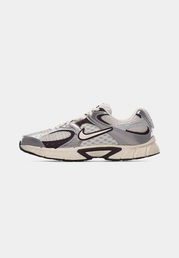 Кроссовки v5 Nike Sportswear, Phantom/Moon Particle/Burgundy Ash/Black — фото 2