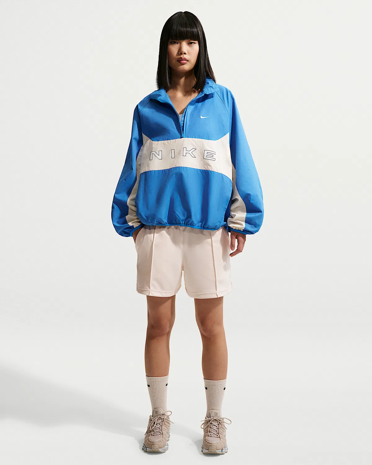 Женские шорты для бега Nike Sportswear из полиэстера со средней посадкой, Chalk/Chalk/Sail