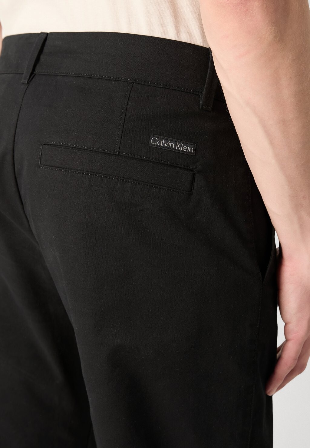 

Чиносы TAPERED Calvin Klein Jeans, черный