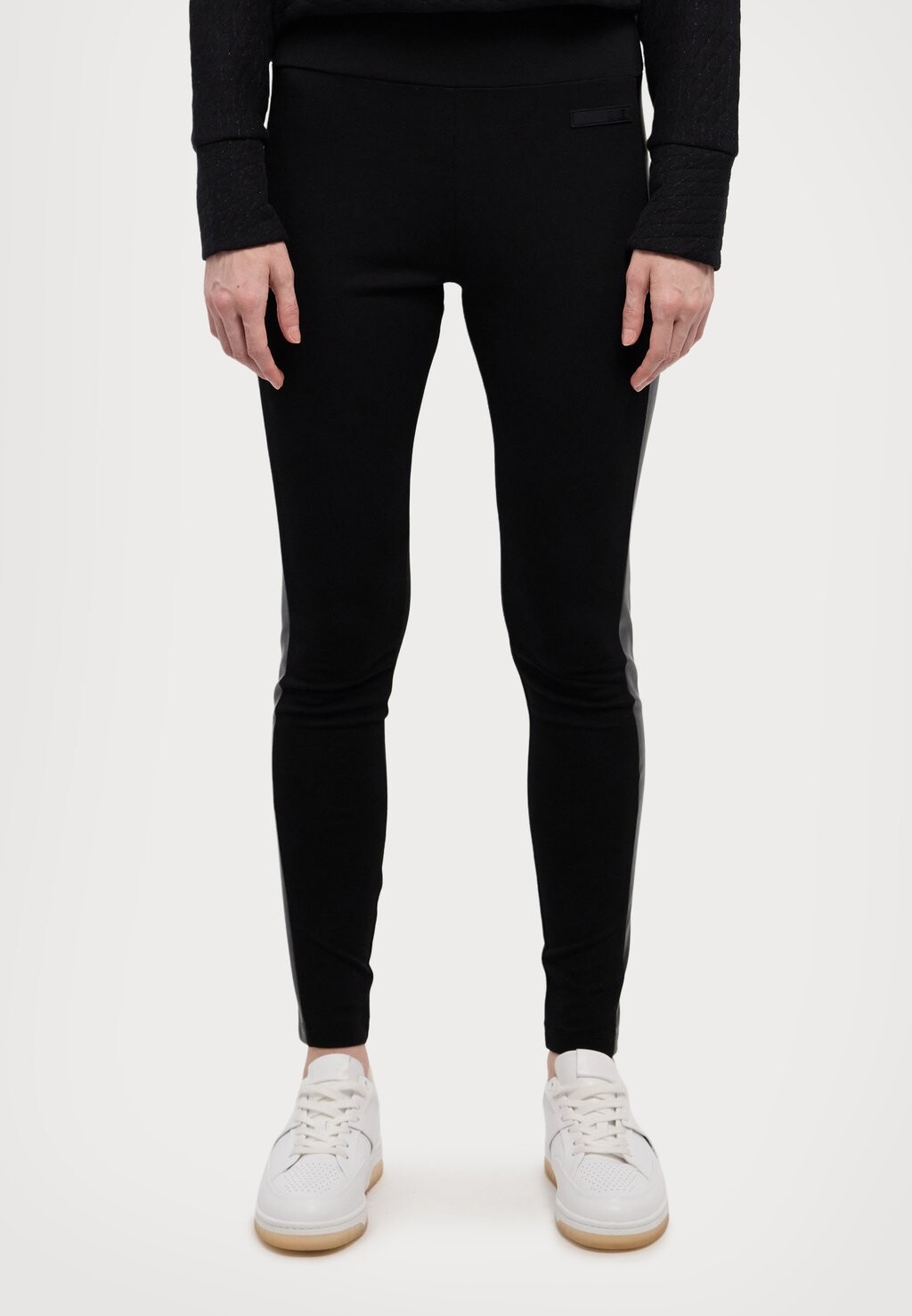 

Брюки PANTALONI LEGGINS, Leggings EA7 Emporio Armani, черный