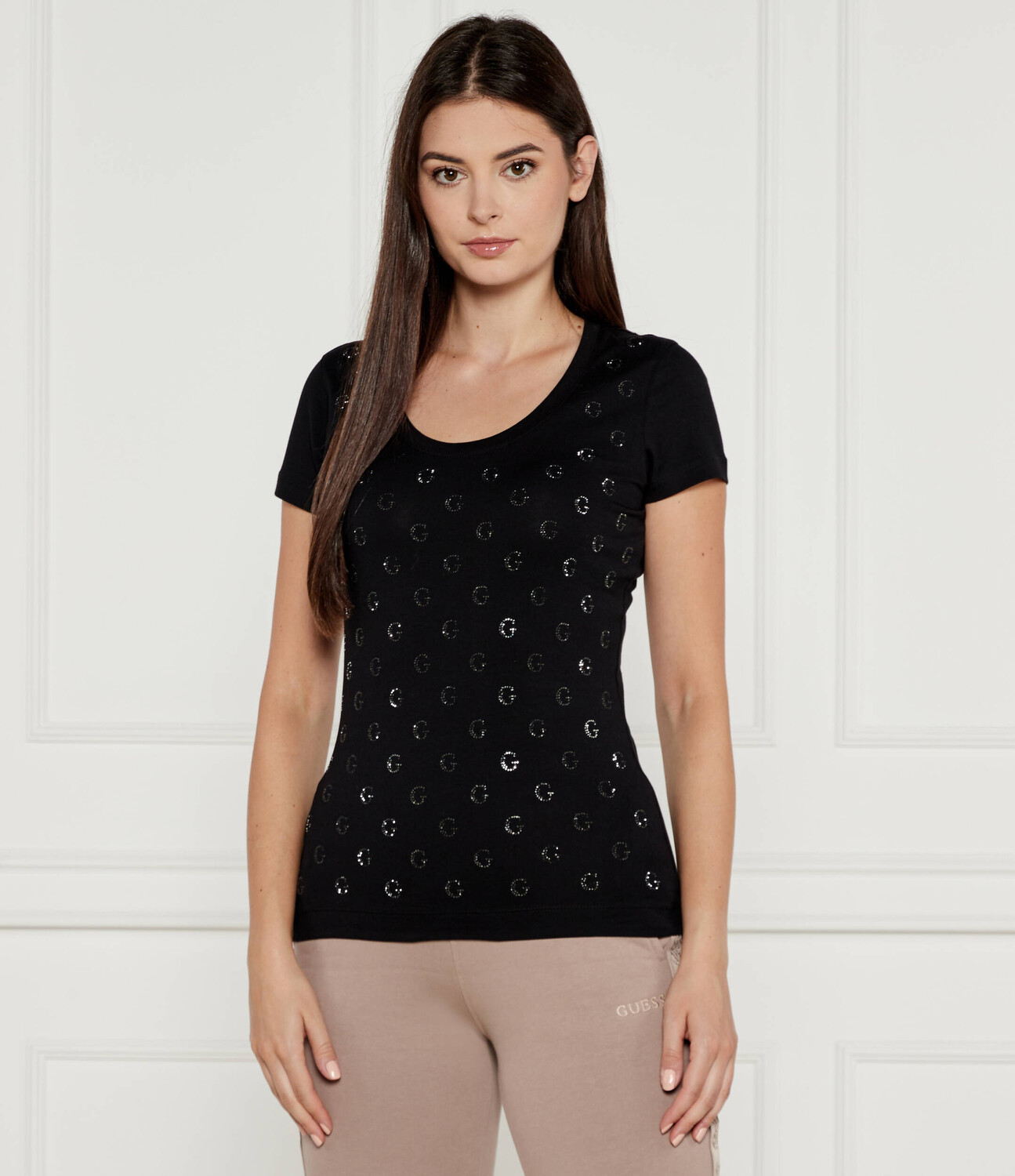 

Футболка GUESS Slim Fit, черный