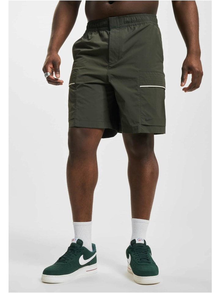 

Тканевые шорты Nike, зеленый