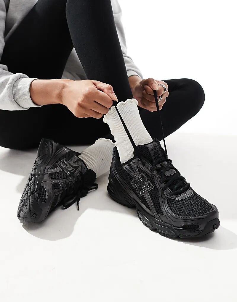 740 кроссовки черного цвета New Balance
