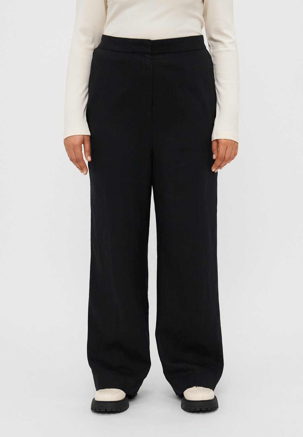 

Брюки TAILORED Tommy Hilfiger Curve, черный