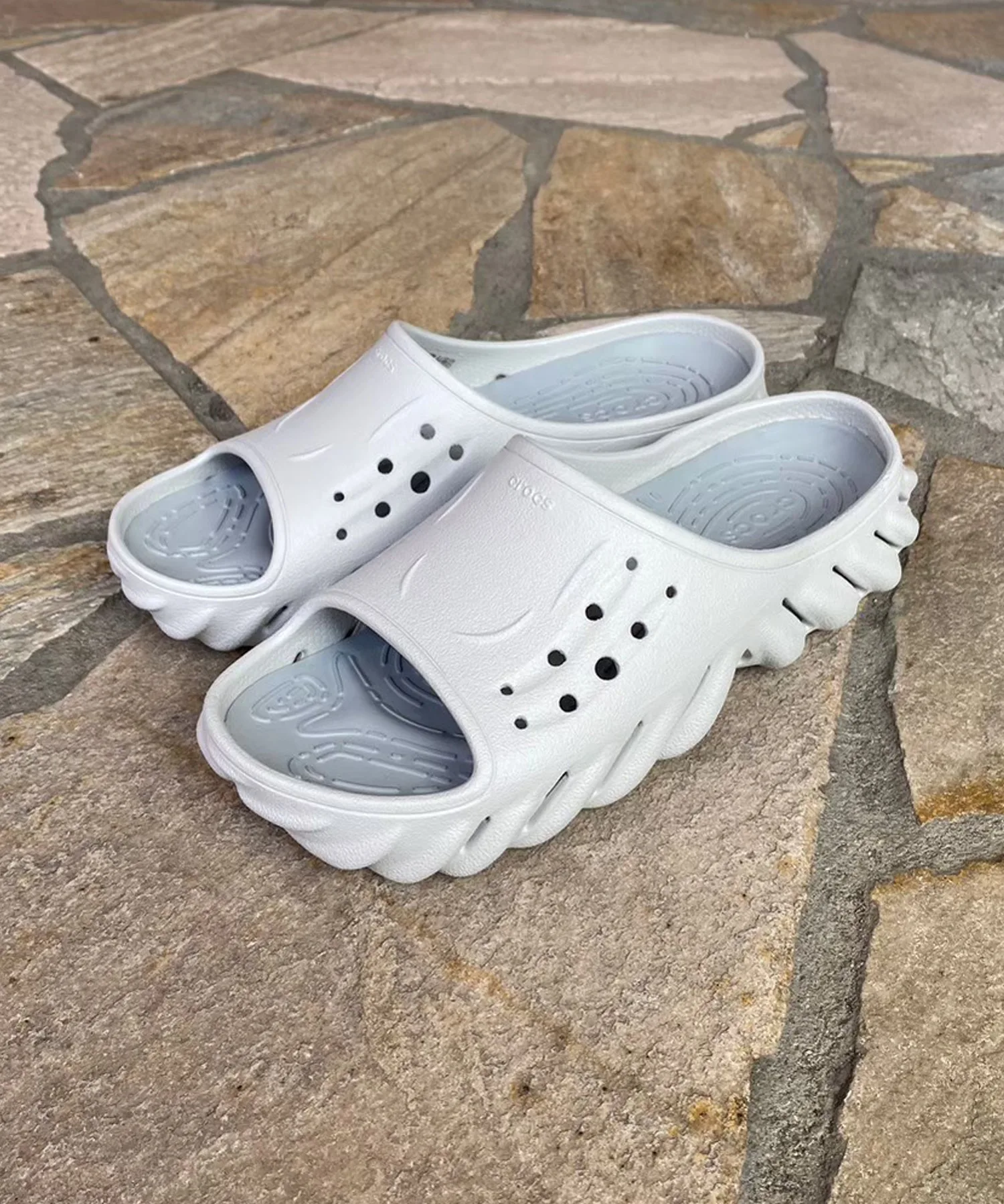 Мужские сандалии Crocs ECHO SLIDE — фото 2