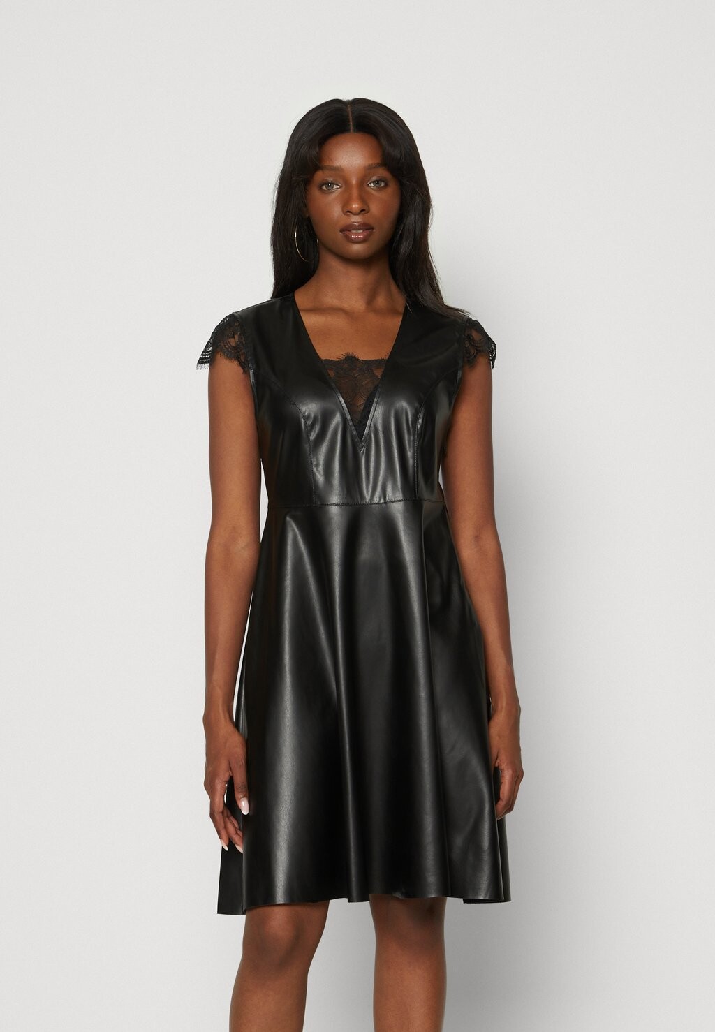

Летнее платье Onlminja Dress ONLY Petite, черный