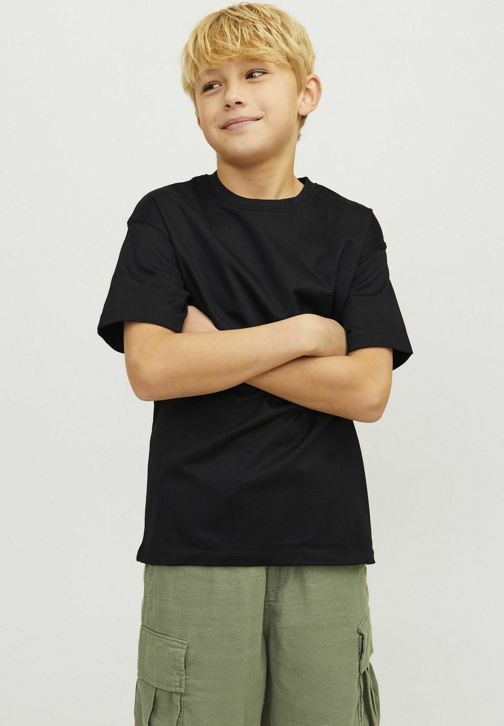 Футболка JJEURBAN EDGE SS O-NECK JNR Jack & Jones Junior, черный — фото 2