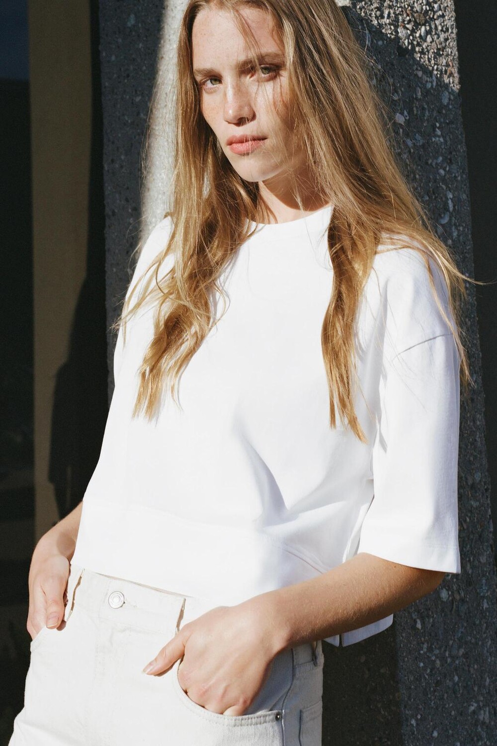 

Укороченная футболка ZARA, белый