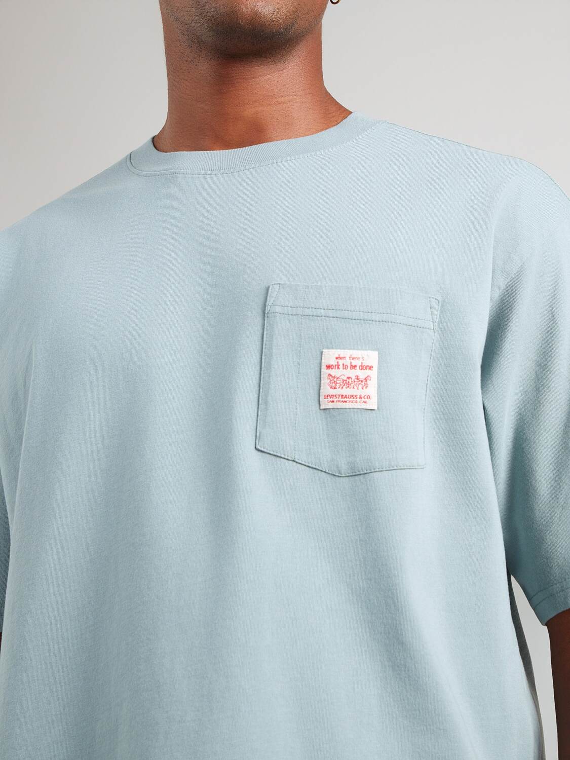LEVI'S  Футболка в светло-голубом цвете — фото 2