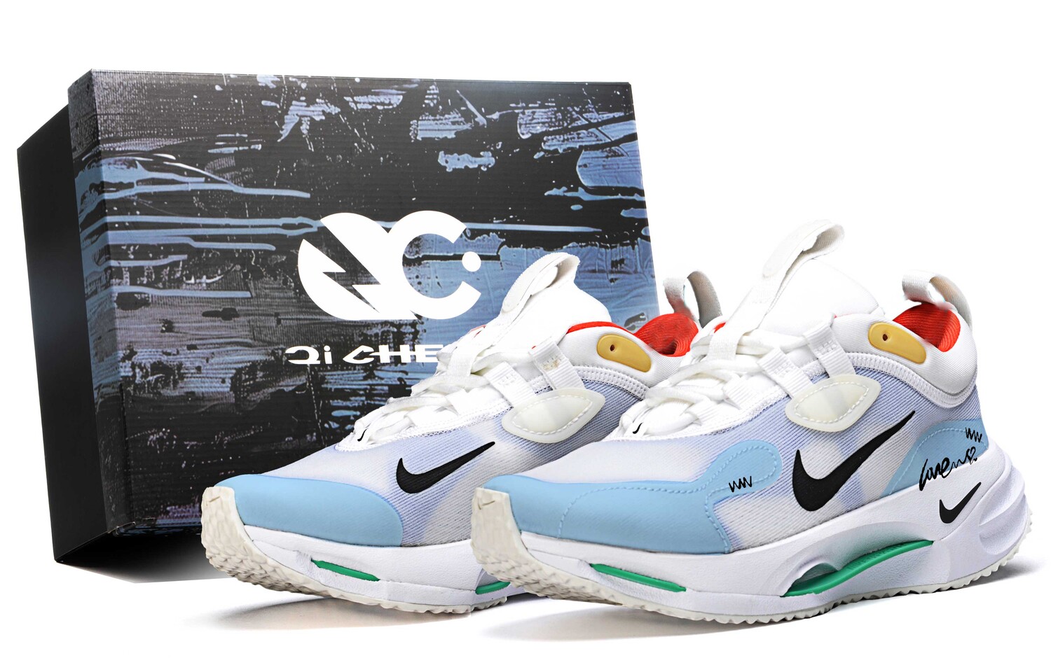

Кроссовки женские Spark Running Low-top Blue Tint/Blue Joy/Playful Pink/Opti Yellow Nike
