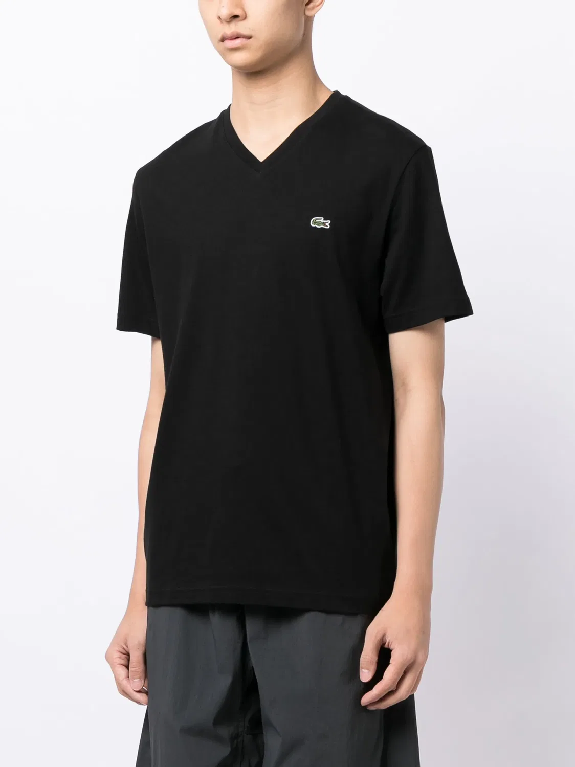 Футболка с V-образным вырезом и нашивкой-логотипом Lacoste — фото 3