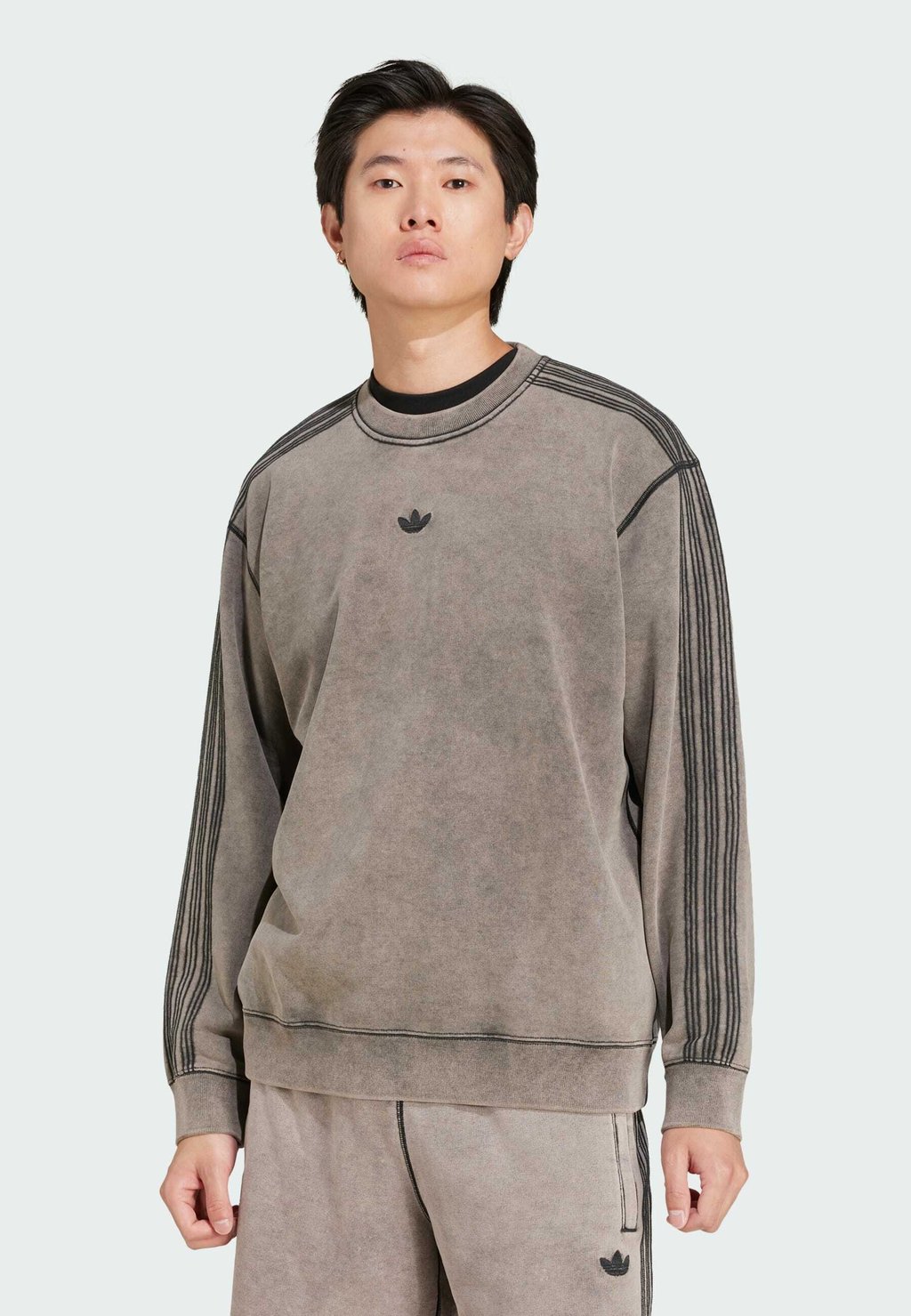 

Толстовка PREMIUM ESSENTIALS RETRO WASHED CREW Adidas Originals, черный