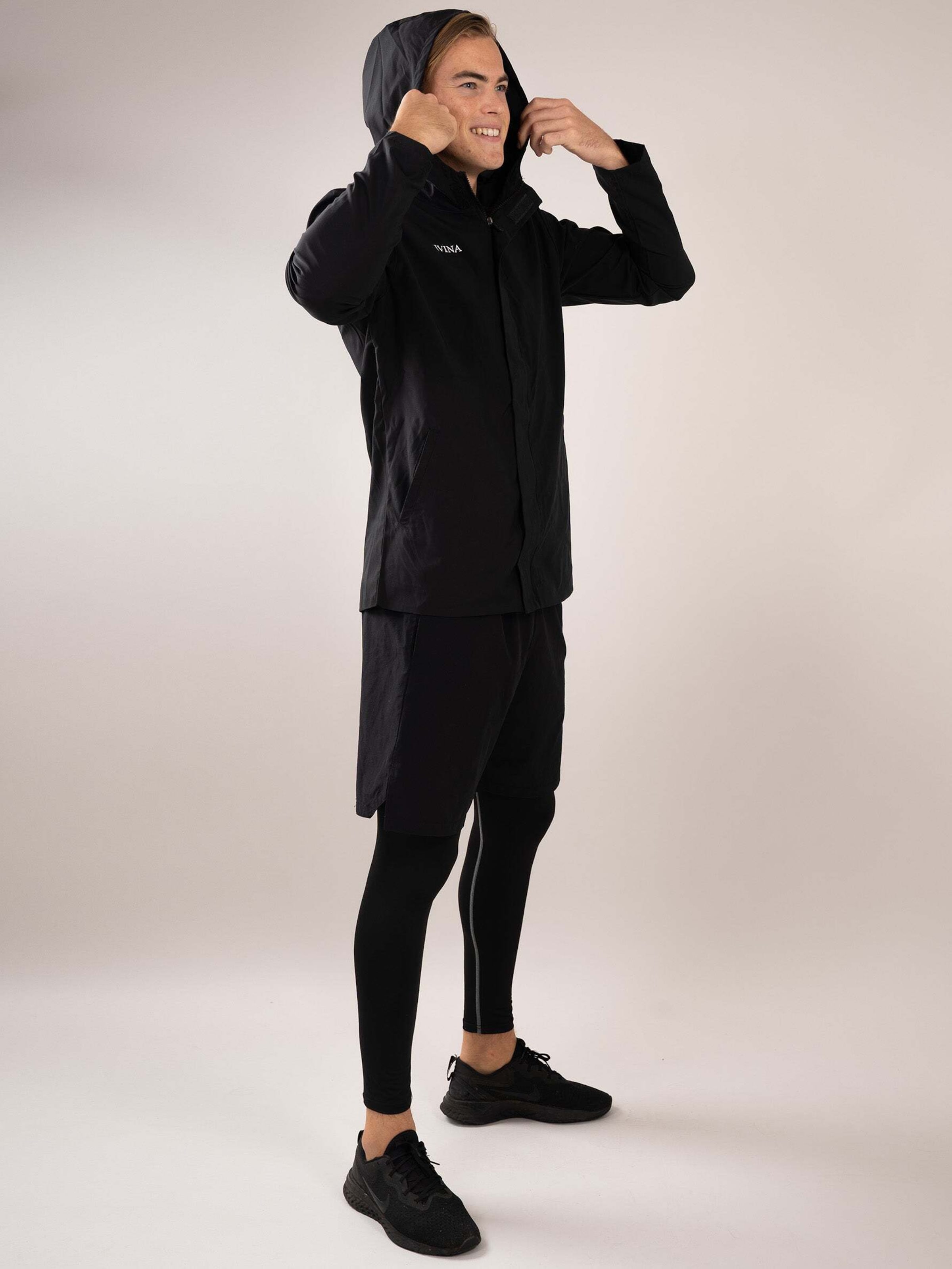 

Divina Спортивная куртка 'Pondus' в черном цвете