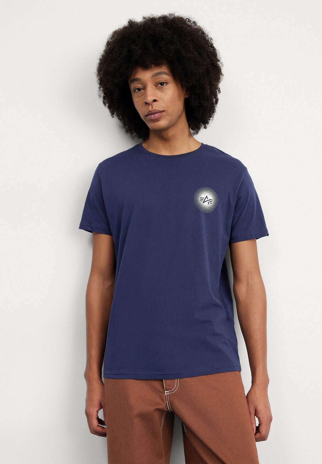 

Футболка с принтом DOTED Alpha Industries, цвет ultra navy