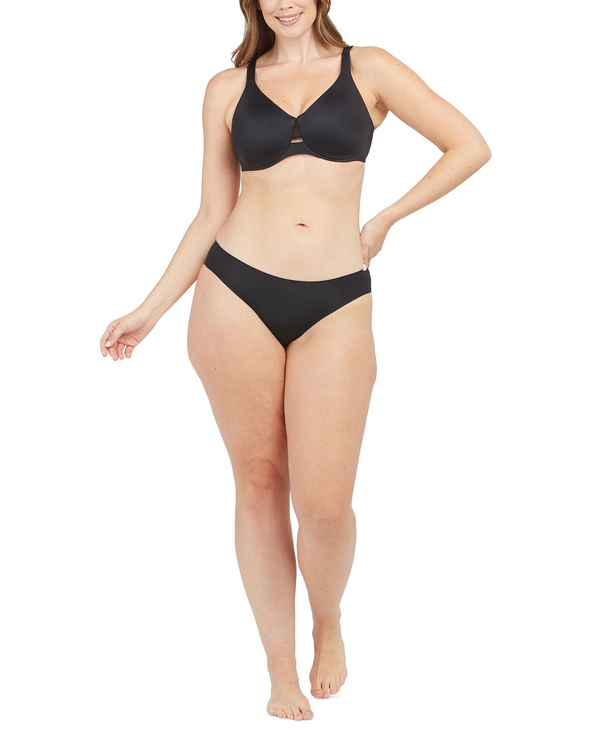 

Низкопрофильный формирующий бюстгальтер-минимайзер SPANX