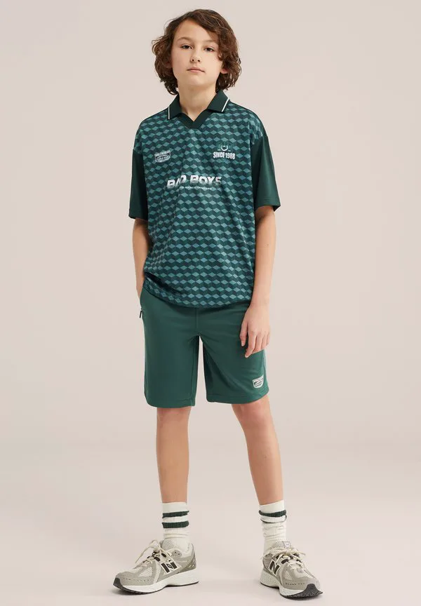 Шорты "плохих парней" We Fashion, Dark Green