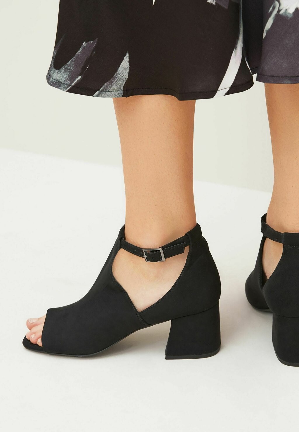 

Сандалии Forever Comfort Low Cut Next, черный