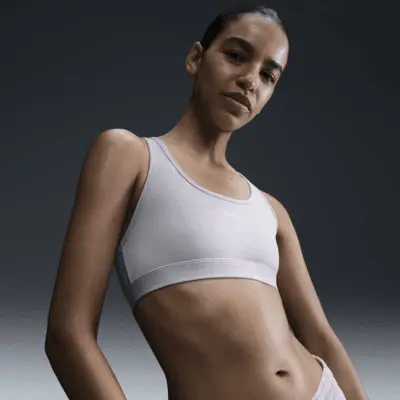 

Спортивный бюстгальтер Nike Swoosh Light Support, цвет Platinum Violet/White
