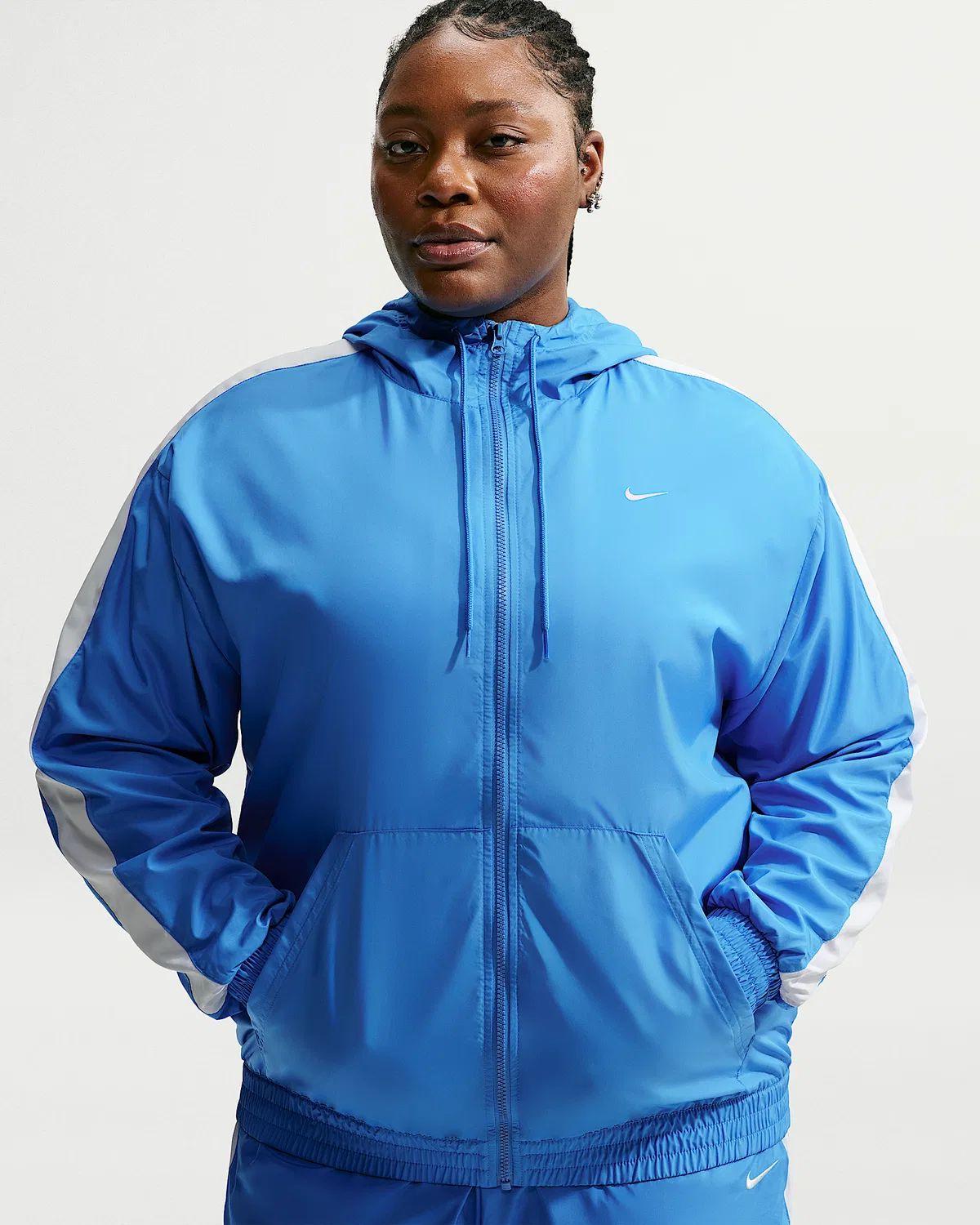 Женская свободная УФ-куртка с капюшоном (большие размеры) Nike Sportswear Classic Wovens, Light Photo Blue/White/Sail