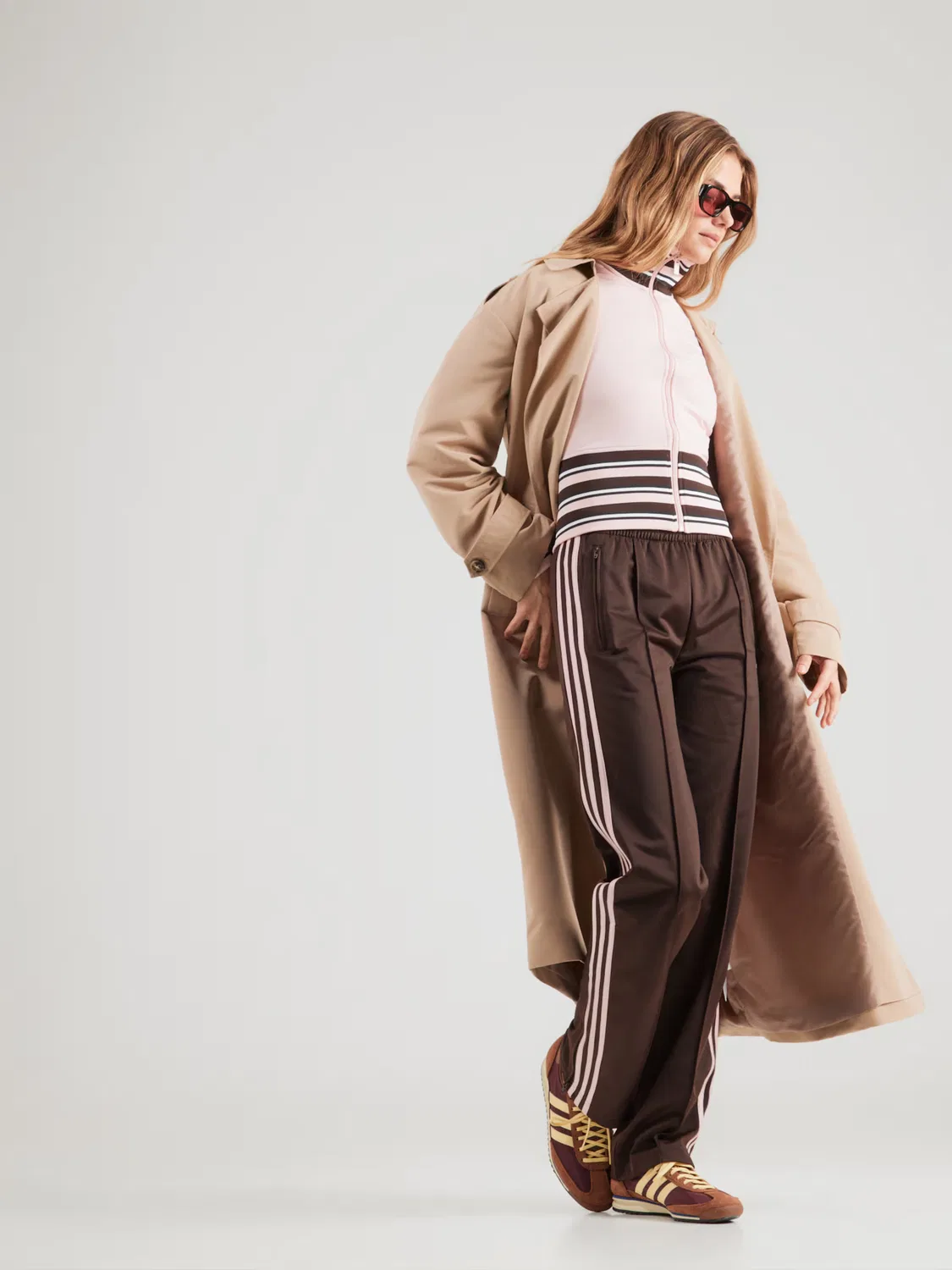 Брюки Adidas Originals Regular Pants CLASSIC коричневого цвета — фото 3
