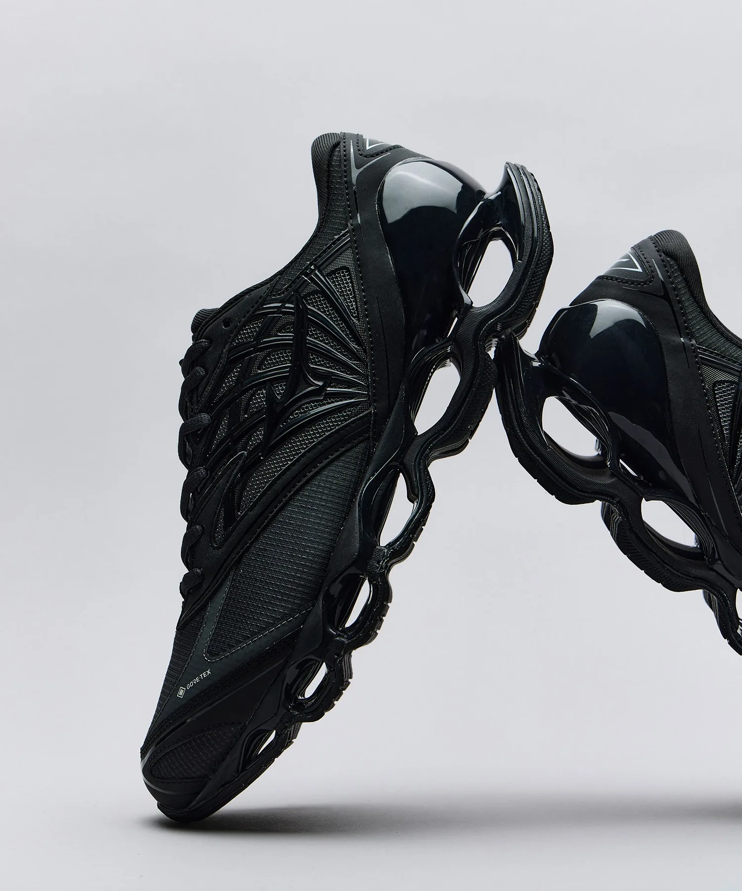 Мужские кроссовки с мембраной Mizuno WAVE PROPHECY LS GTX чёрные — фото 3