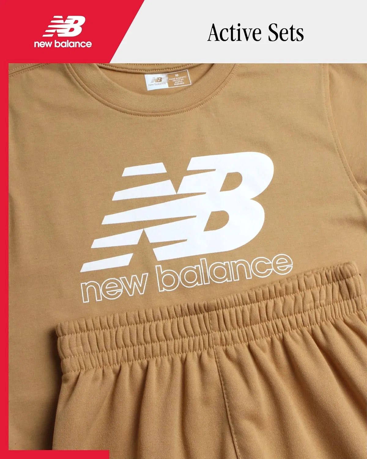 Комплект спортивных штанов New Balance для мальчиков - 2 предмета: пуловер, футболка с графическим принтом и спортивные штаны. Детский спортивный комплект, хаки — фото 2