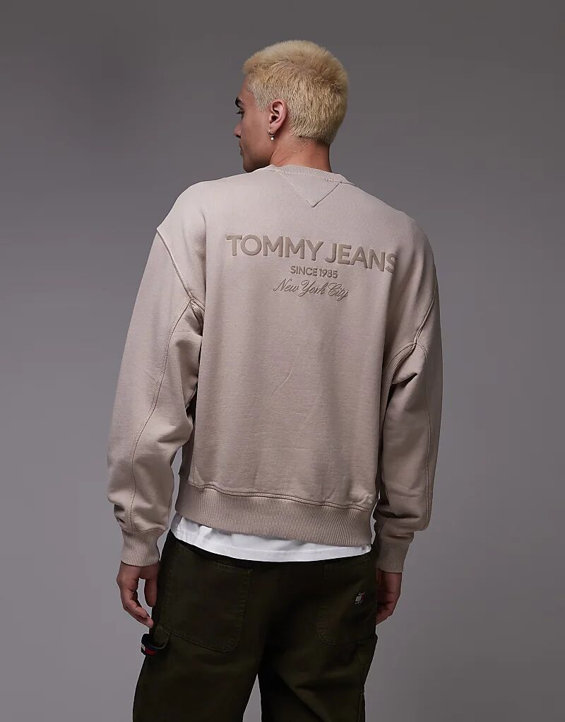 

Свободный свитшот Tommy Jeans бежевого цвета