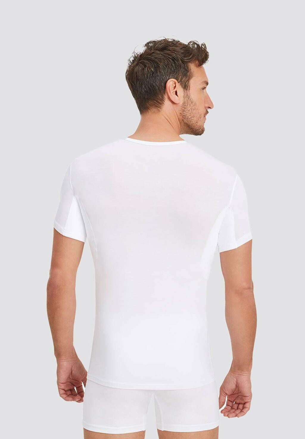 

Базовый слой RUNDHALS UND SCHUTZ AM GESAMTEN OBERKÖRPER FINN Design, белый