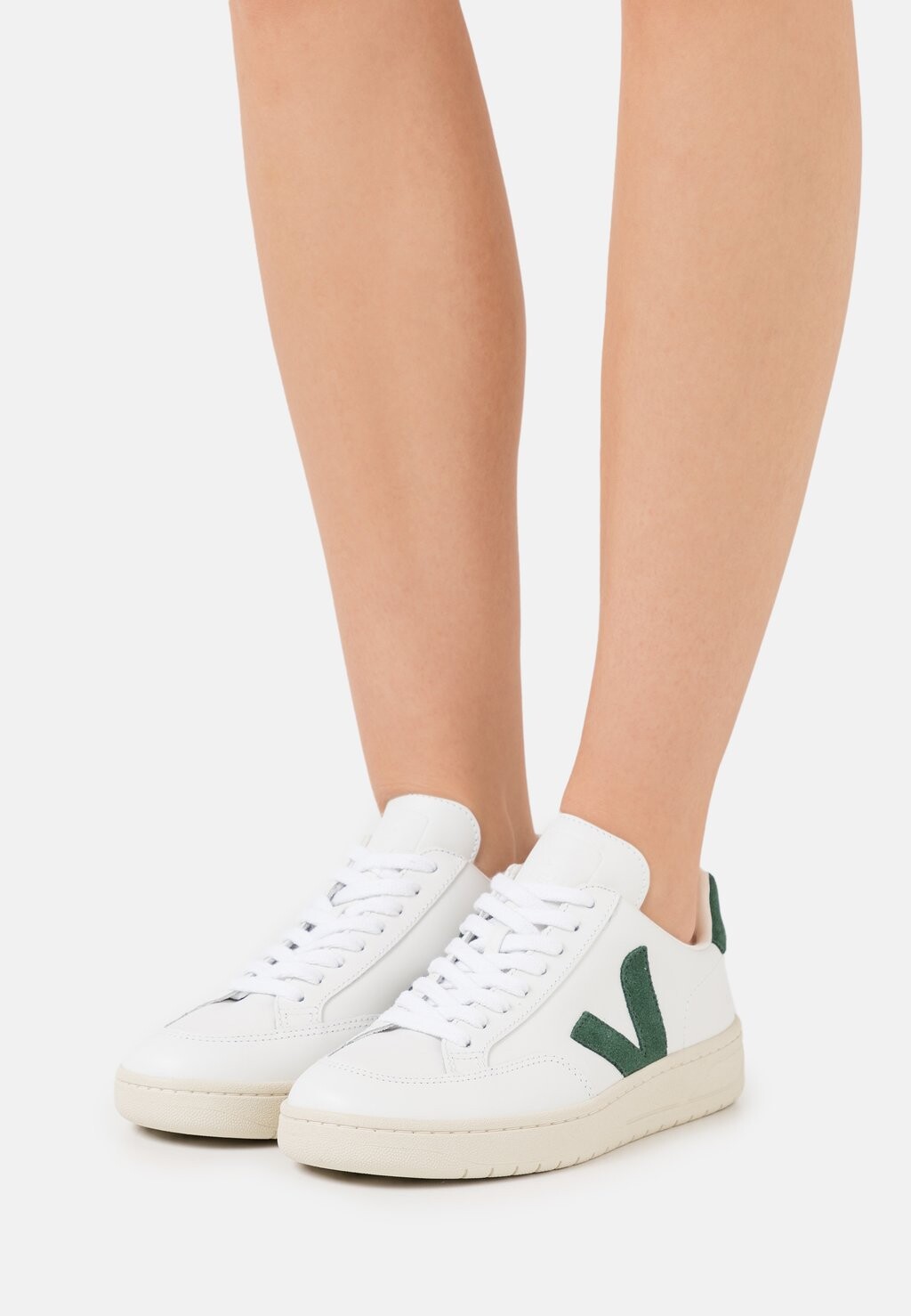 

Кеды Veja V 12, цвет Extra White/Cyprus