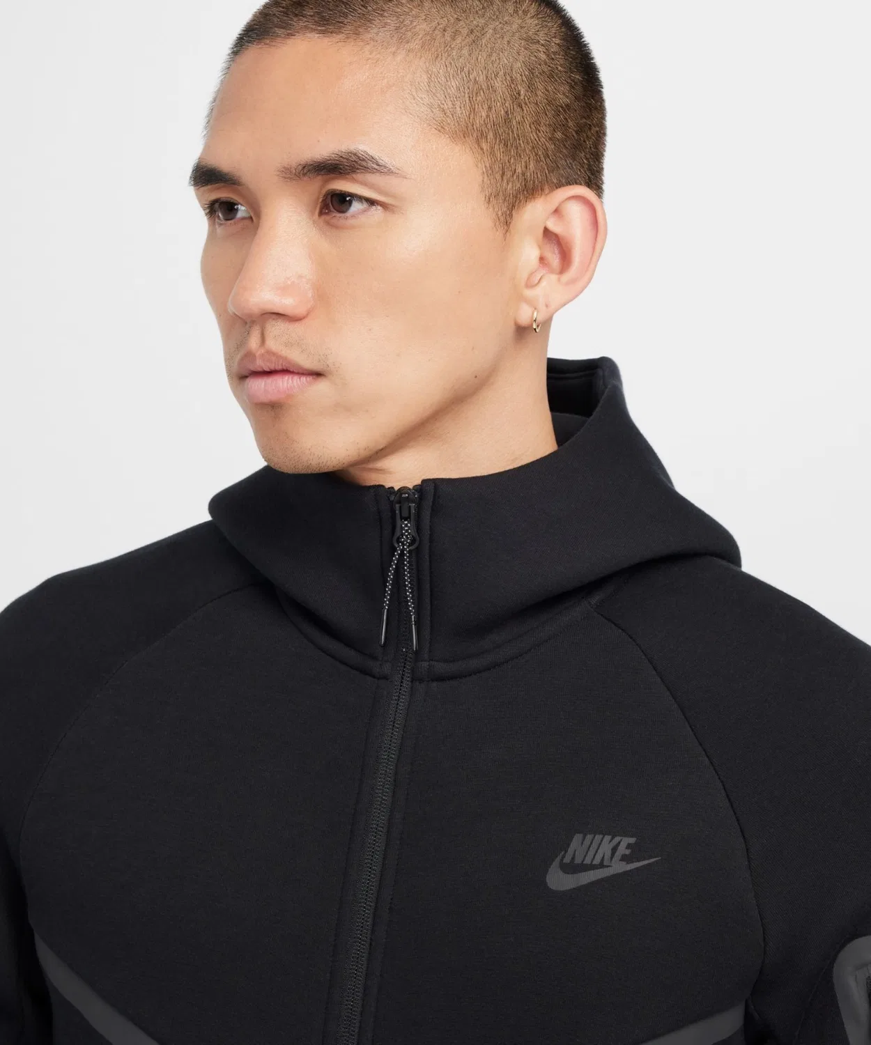 Флисовая худи Nike Tech Fleece с V-образным дизайном, чёрная — фото 4