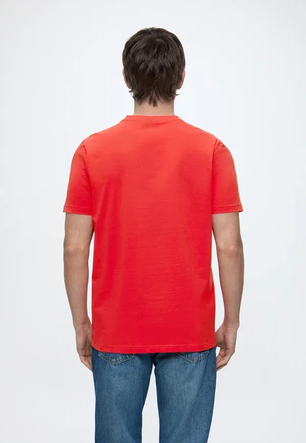 Футболка базовая Boss Tee basic t-shirt, открытый красный — фото 3