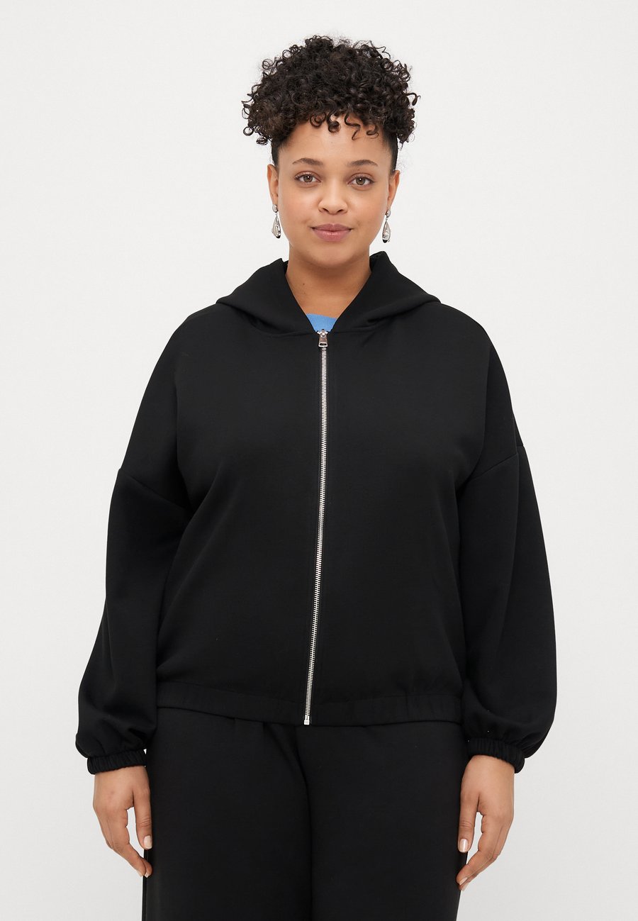 

Толстовка ONLY Carmakoma CARSCARLETT ZIP HOOD , Black