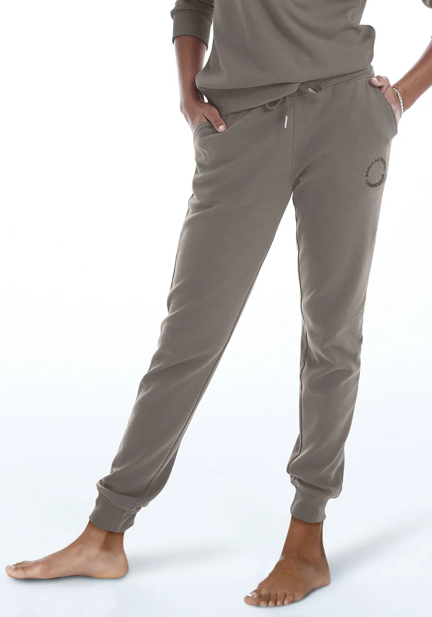 

Bench Брюки для бега в стиле Loungewear с изысканной вышивкой логотипа, костюм для отдыха Bench Loungewear, коричневый