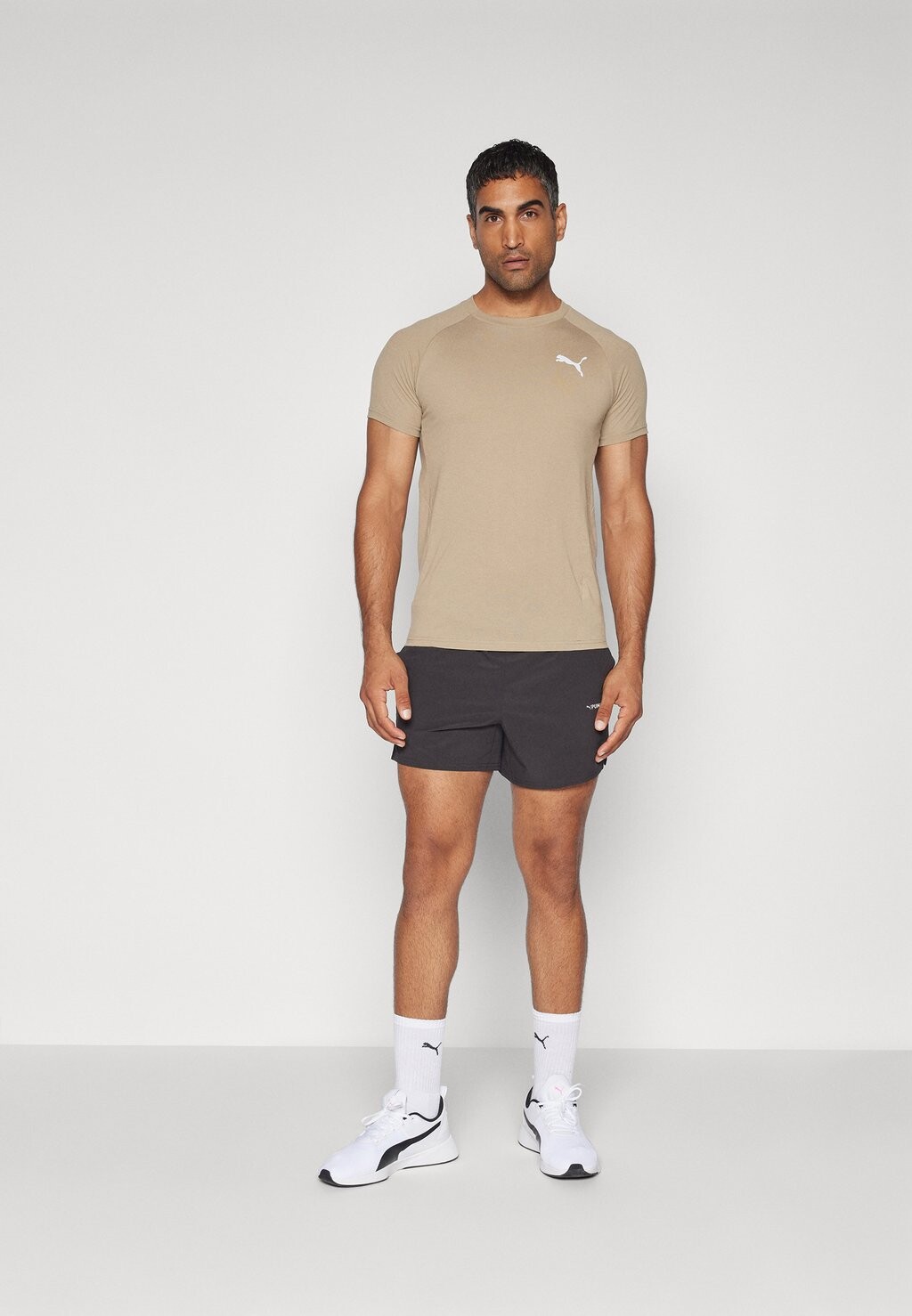 

Базовая футболка Tee Puma, дубовая ветка