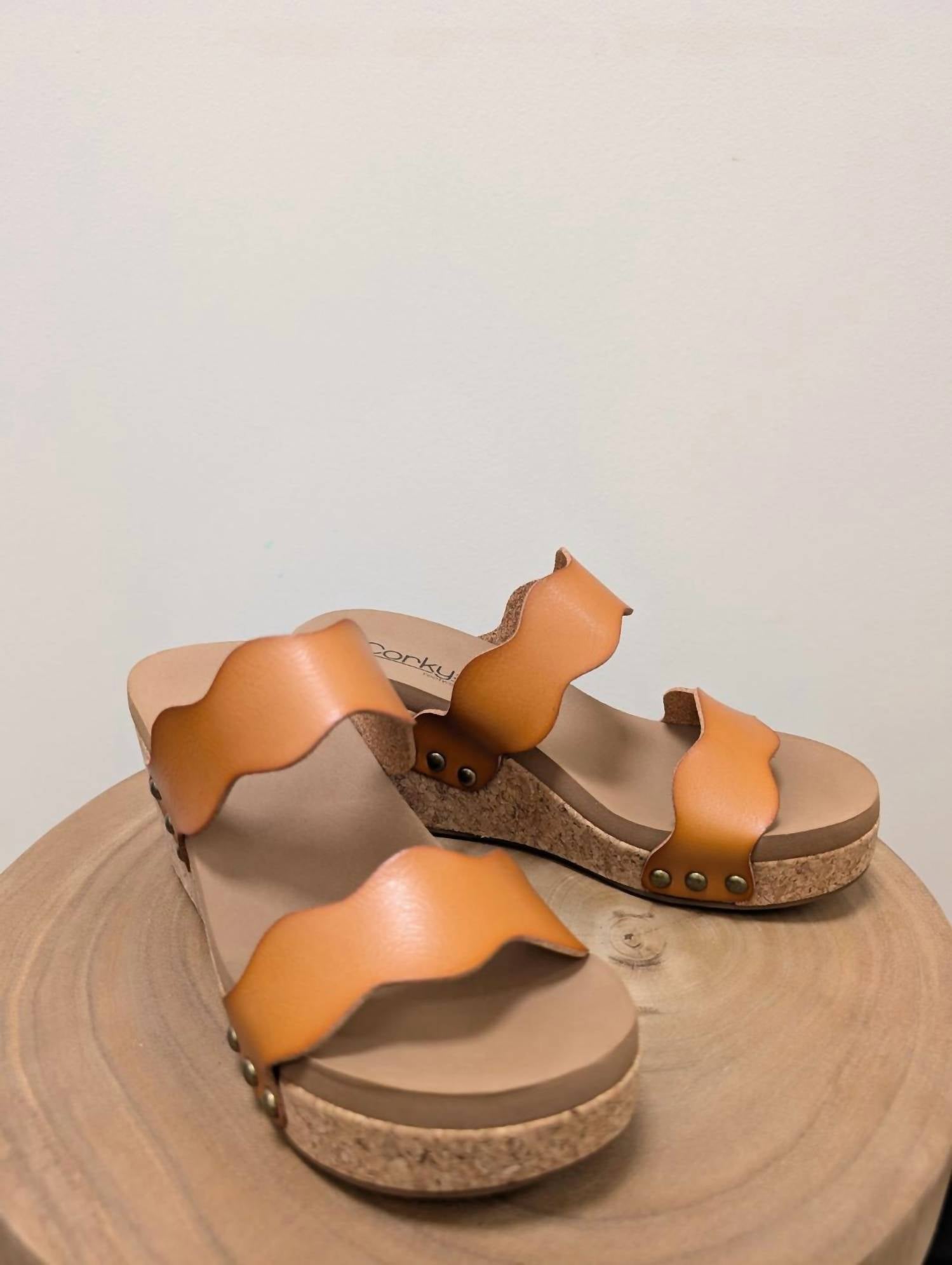 Женские мюли на платформе в коньячном коричневом цвете Corkys Footwear