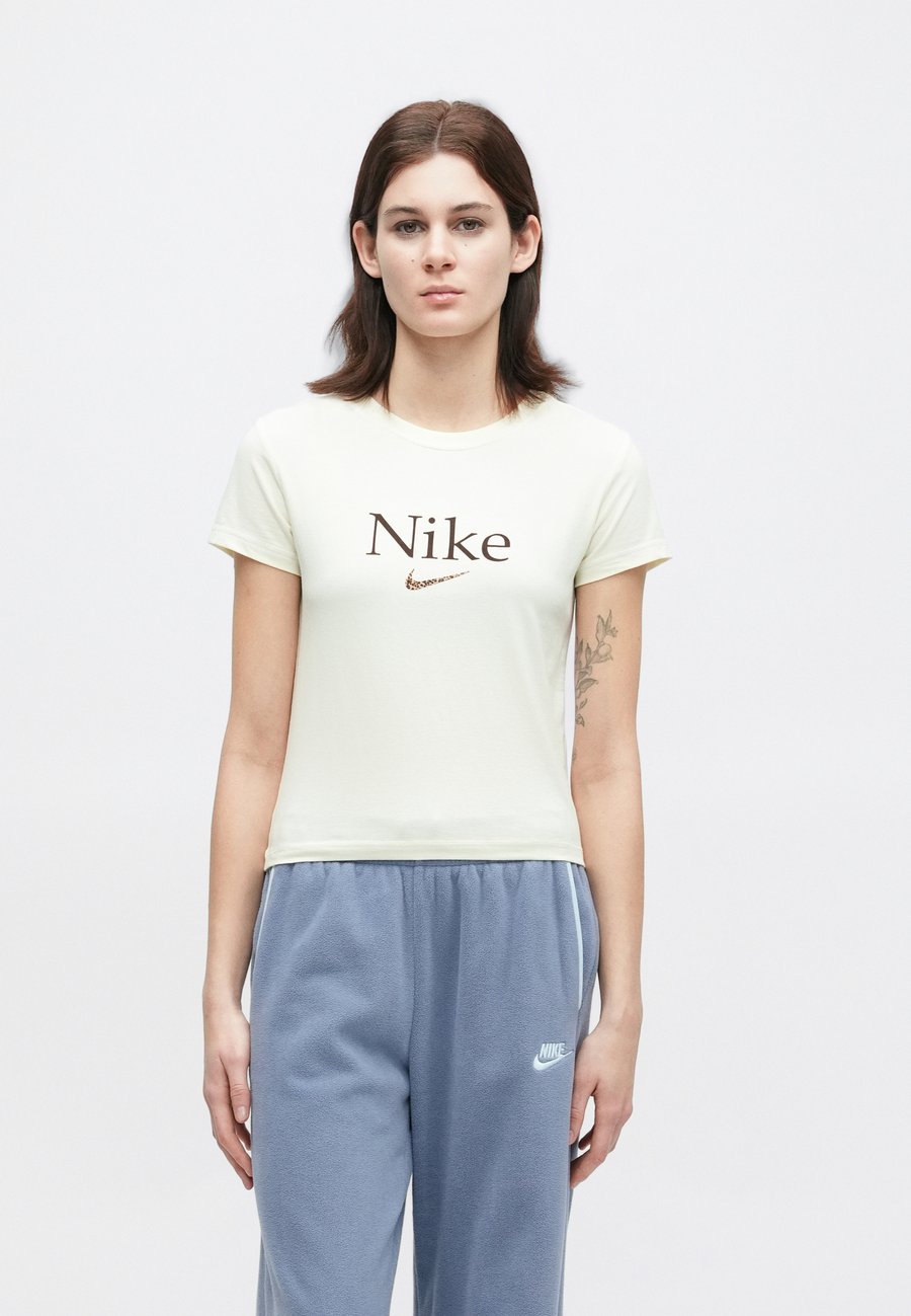 Футболка Nike Sportswear Print T-shirt, Coconut Milk/Off-White — фото 4