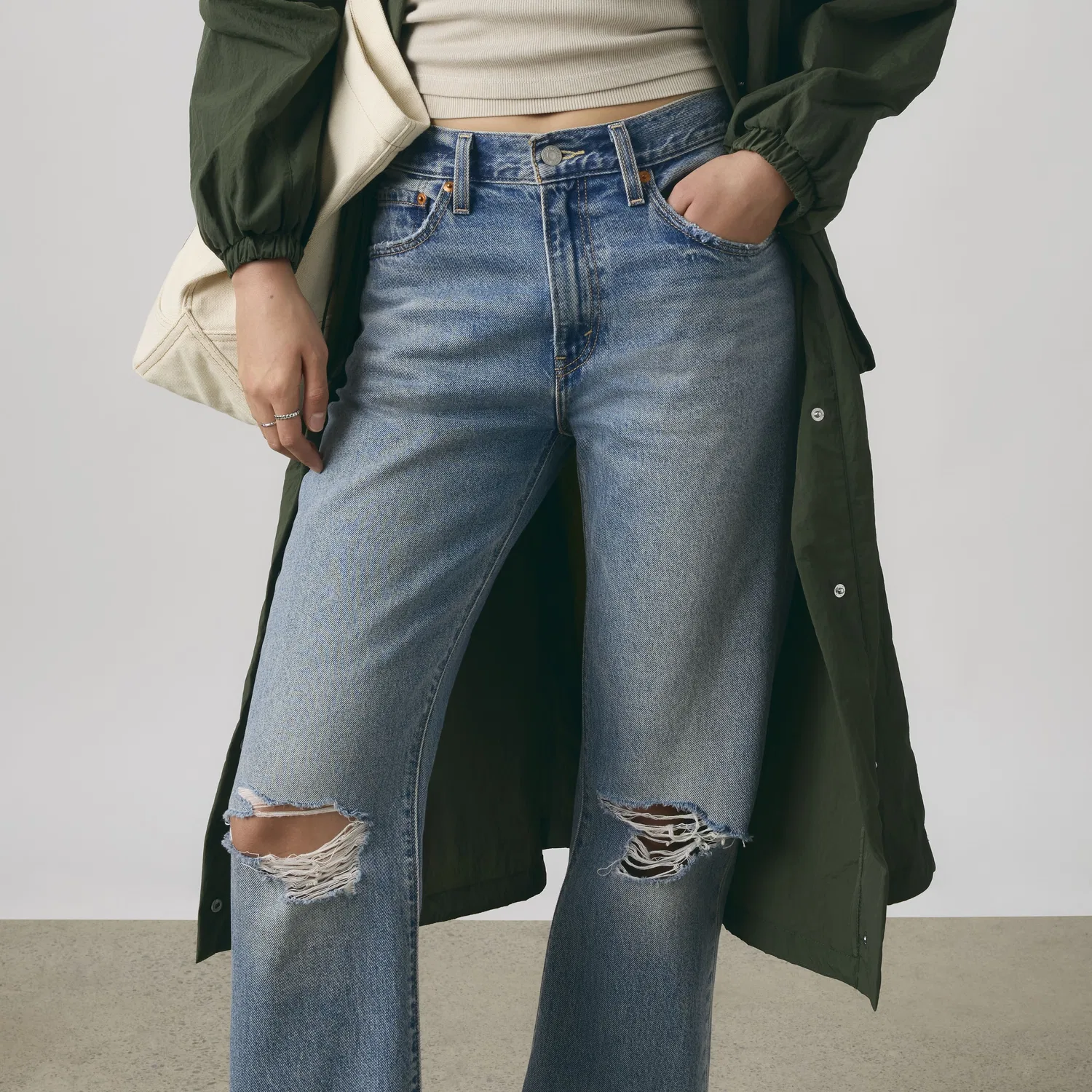 Простые джинсы для женщин от Easy Dad Levi's, Medium Wash — фото 2