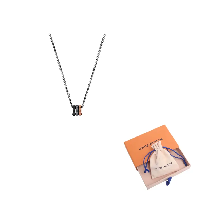 

Мужские монохромные кулоны monogram bold LOUIS VUITTON